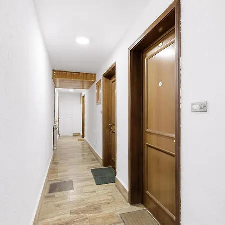 Apartment Hostdomus - Perla Grigia Sestriere