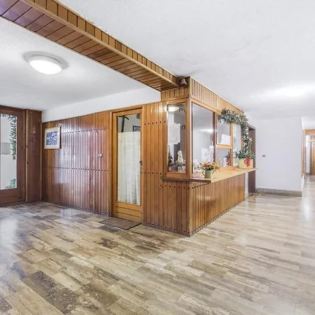 Apartment Hostdomus - Perla Grigia